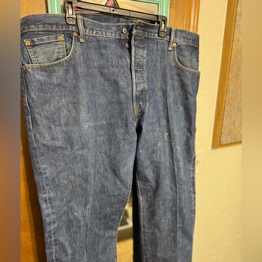🪩LEVI’S 42x32 501 JEANS🪩